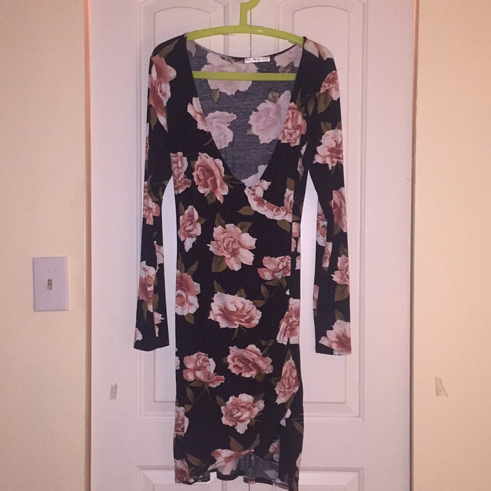 🆕 faux wrap floral dress